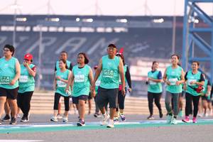 BIB: 50179, 53286, 1356, 52104, 52886
                            <button type="button" onclick="openModal(10539995)" class="btn btn-primary btn-sm float-right btn-popup" data-toggle="modal" data-target=".modal-high-quality">
                        <i class="fas fa-shopping-cart"></i> Add to Cart
                    </button>
                                            <button type="button" onclick="isThisMe(10539995, true)" class="btn btn-success btn-sm float-right btn-popup btn-isme hidden" data-toggle="tooltip" data-placement="bottom" title="นี่คือรูปของคุณใช่ไหม คลิกที่นี่เพื่อเอาเข้าอัลบั้ม">
                        <i class="fas fa-plus"></i> Add to album
                    </button>
                    <button type="button" onclick="isThisMe(10539995, false)" class="btn btn-warning btn-sm float-right btn-popup btn-isnotme hidden">
                        <i class="fas fa-ban"></i> Remove from album
                    </button>