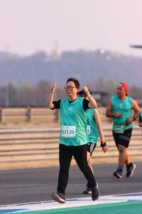 BIB: 83120
                            <button type="button" onclick="openModal(10528897)" class="btn btn-primary btn-sm float-right btn-popup" data-toggle="modal" data-target=".modal-high-quality">
                        <i class="fas fa-shopping-cart"></i> Add to Cart
                    </button>
                                            <button type="button" onclick="isThisMe(10528897, true)" class="btn btn-success btn-sm float-right btn-popup btn-isme hidden" data-toggle="tooltip" data-placement="bottom" title="นี่คือรูปของคุณใช่ไหม คลิกที่นี่เพื่อเอาเข้าอัลบั้ม">
                        <i class="fas fa-plus"></i> Add to album
                    </button>
                    <button type="button" onclick="isThisMe(10528897, false)" class="btn btn-warning btn-sm float-right btn-popup btn-isnotme hidden">
                        <i class="fas fa-ban"></i> Remove from album
                    </button>