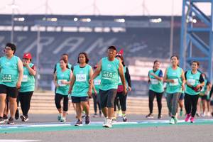 BIB: 50179, 53286, 52104
                            <button type="button" onclick="openModal(10539988)" class="btn btn-primary btn-sm float-right btn-popup" data-toggle="modal" data-target=".modal-high-quality">
                        <i class="fas fa-shopping-cart"></i> Add to Cart
                    </button>
                                            <button type="button" onclick="isThisMe(10539988, true)" class="btn btn-success btn-sm float-right btn-popup btn-isme hidden" data-toggle="tooltip" data-placement="bottom" title="นี่คือรูปของคุณใช่ไหม คลิกที่นี่เพื่อเอาเข้าอัลบั้ม">
                        <i class="fas fa-plus"></i> Add to album
                    </button>
                    <button type="button" onclick="isThisMe(10539988, false)" class="btn btn-warning btn-sm float-right btn-popup btn-isnotme hidden">
                        <i class="fas fa-ban"></i> Remove from album
                    </button>