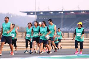 BIB: 70316, 53244, 70288, 51255, 0915
                            <button type="button" onclick="openModal(10559528)" class="btn btn-primary btn-sm float-right btn-popup" data-toggle="modal" data-target=".modal-high-quality">
                        <i class="fas fa-shopping-cart"></i> Add to Cart
                    </button>
                                            <button type="button" onclick="isThisMe(10559528, true)" class="btn btn-success btn-sm float-right btn-popup btn-isme hidden" data-toggle="tooltip" data-placement="bottom" title="นี่คือรูปของคุณใช่ไหม คลิกที่นี่เพื่อเอาเข้าอัลบั้ม">
                        <i class="fas fa-plus"></i> Add to album
                    </button>
                    <button type="button" onclick="isThisMe(10559528, false)" class="btn btn-warning btn-sm float-right btn-popup btn-isnotme hidden">
                        <i class="fas fa-ban"></i> Remove from album
                    </button>