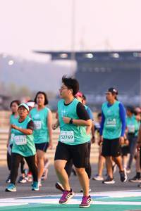 BIB: 52769, 53131
                            <button type="button" onclick="openModal(10528723)" class="btn btn-primary btn-sm float-right btn-popup" data-toggle="modal" data-target=".modal-high-quality">
                        <i class="fas fa-shopping-cart"></i> Add to Cart
                    </button>
                                            <button type="button" onclick="isThisMe(10528723, true)" class="btn btn-success btn-sm float-right btn-popup btn-isme hidden" data-toggle="tooltip" data-placement="bottom" title="นี่คือรูปของคุณใช่ไหม คลิกที่นี่เพื่อเอาเข้าอัลบั้ม">
                        <i class="fas fa-plus"></i> Add to album
                    </button>
                    <button type="button" onclick="isThisMe(10528723, false)" class="btn btn-warning btn-sm float-right btn-popup btn-isnotme hidden">
                        <i class="fas fa-ban"></i> Remove from album
                    </button>