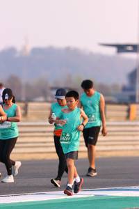 BIB: 1659
                            <button type="button" onclick="openModal(10531965)" class="btn btn-primary btn-sm float-right btn-popup" data-toggle="modal" data-target=".modal-high-quality">
                        <i class="fas fa-shopping-cart"></i> Add to Cart
                    </button>
                                            <button type="button" onclick="isThisMe(10531965, true)" class="btn btn-success btn-sm float-right btn-popup btn-isme hidden" data-toggle="tooltip" data-placement="bottom" title="นี่คือรูปของคุณใช่ไหม คลิกที่นี่เพื่อเอาเข้าอัลบั้ม">
                        <i class="fas fa-plus"></i> Add to album
                    </button>
                    <button type="button" onclick="isThisMe(10531965, false)" class="btn btn-warning btn-sm float-right btn-popup btn-isnotme hidden">
                        <i class="fas fa-ban"></i> Remove from album
                    </button>