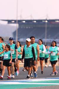 BIB: 711, 53275, 51574, 51226
                            <button type="button" onclick="openModal(10537722)" class="btn btn-primary btn-sm float-right btn-popup" data-toggle="modal" data-target=".modal-high-quality">
                        <i class="fas fa-shopping-cart"></i> Add to Cart
                    </button>
                                            <button type="button" onclick="isThisMe(10537722, true)" class="btn btn-success btn-sm float-right btn-popup btn-isme hidden" data-toggle="tooltip" data-placement="bottom" title="นี่คือรูปของคุณใช่ไหม คลิกที่นี่เพื่อเอาเข้าอัลบั้ม">
                        <i class="fas fa-plus"></i> Add to album
                    </button>
                    <button type="button" onclick="isThisMe(10537722, false)" class="btn btn-warning btn-sm float-right btn-popup btn-isnotme hidden">
                        <i class="fas fa-ban"></i> Remove from album
                    </button>