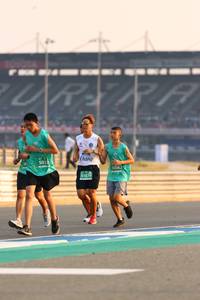 BIB: 5032, 082, 1879
                            <button type="button" onclick="openModal(10522108)" class="btn btn-primary btn-sm float-right btn-popup" data-toggle="modal" data-target=".modal-high-quality">
                        <i class="fas fa-shopping-cart"></i> Add to Cart
                    </button>
                                            <button type="button" onclick="isThisMe(10522108, true)" class="btn btn-success btn-sm float-right btn-popup btn-isme hidden" data-toggle="tooltip" data-placement="bottom" title="นี่คือรูปของคุณใช่ไหม คลิกที่นี่เพื่อเอาเข้าอัลบั้ม">
                        <i class="fas fa-plus"></i> Add to album
                    </button>
                    <button type="button" onclick="isThisMe(10522108, false)" class="btn btn-warning btn-sm float-right btn-popup btn-isnotme hidden">
                        <i class="fas fa-ban"></i> Remove from album
                    </button>