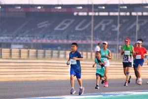 BIB: 52120, 611
                            <button type="button" onclick="openModal(10530522)" class="btn btn-primary btn-sm float-right btn-popup" data-toggle="modal" data-target=".modal-high-quality">
                        <i class="fas fa-shopping-cart"></i> Add to Cart
                    </button>
                                            <button type="button" onclick="isThisMe(10530522, true)" class="btn btn-success btn-sm float-right btn-popup btn-isme hidden" data-toggle="tooltip" data-placement="bottom" title="นี่คือรูปของคุณใช่ไหม คลิกที่นี่เพื่อเอาเข้าอัลบั้ม">
                        <i class="fas fa-plus"></i> Add to album
                    </button>
                    <button type="button" onclick="isThisMe(10530522, false)" class="btn btn-warning btn-sm float-right btn-popup btn-isnotme hidden">
                        <i class="fas fa-ban"></i> Remove from album
                    </button>