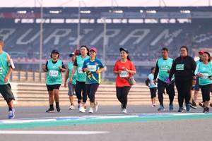 BIB: 53413, 2803, 52010, 1225, 52812
                            <button type="button" onclick="openModal(10539860)" class="btn btn-primary btn-sm float-right btn-popup" data-toggle="modal" data-target=".modal-high-quality">
                        <i class="fas fa-shopping-cart"></i> Add to Cart
                    </button>
                                            <button type="button" onclick="isThisMe(10539860, true)" class="btn btn-success btn-sm float-right btn-popup btn-isme hidden" data-toggle="tooltip" data-placement="bottom" title="นี่คือรูปของคุณใช่ไหม คลิกที่นี่เพื่อเอาเข้าอัลบั้ม">
                        <i class="fas fa-plus"></i> Add to album
                    </button>
                    <button type="button" onclick="isThisMe(10539860, false)" class="btn btn-warning btn-sm float-right btn-popup btn-isnotme hidden">
                        <i class="fas fa-ban"></i> Remove from album
                    </button>