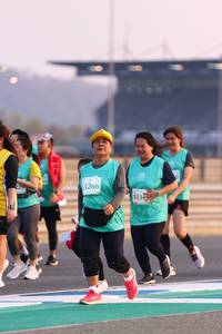 BIB: 3266, 533
                            <button type="button" onclick="openModal(10531631)" class="btn btn-primary btn-sm float-right btn-popup" data-toggle="modal" data-target=".modal-high-quality">
                        <i class="fas fa-shopping-cart"></i> Add to Cart
                    </button>
                                            <button type="button" onclick="isThisMe(10531631, true)" class="btn btn-success btn-sm float-right btn-popup btn-isme hidden" data-toggle="tooltip" data-placement="bottom" title="นี่คือรูปของคุณใช่ไหม คลิกที่นี่เพื่อเอาเข้าอัลบั้ม">
                        <i class="fas fa-plus"></i> Add to album
                    </button>
                    <button type="button" onclick="isThisMe(10531631, false)" class="btn btn-warning btn-sm float-right btn-popup btn-isnotme hidden">
                        <i class="fas fa-ban"></i> Remove from album
                    </button>