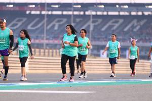 BIB: 0318, 579, 51919, 11946
                            <button type="button" onclick="openModal(10535123)" class="btn btn-primary btn-sm float-right btn-popup" data-toggle="modal" data-target=".modal-high-quality">
                        <i class="fas fa-shopping-cart"></i> Add to Cart
                    </button>
                                            <button type="button" onclick="isThisMe(10535123, true)" class="btn btn-success btn-sm float-right btn-popup btn-isme hidden" data-toggle="tooltip" data-placement="bottom" title="นี่คือรูปของคุณใช่ไหม คลิกที่นี่เพื่อเอาเข้าอัลบั้ม">
                        <i class="fas fa-plus"></i> Add to album
                    </button>
                    <button type="button" onclick="isThisMe(10535123, false)" class="btn btn-warning btn-sm float-right btn-popup btn-isnotme hidden">
                        <i class="fas fa-ban"></i> Remove from album
                    </button>