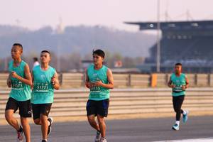 BIB: 51571, 51771, 0115
                            <button type="button" onclick="openModal(10530064)" class="btn btn-primary btn-sm float-right btn-popup" data-toggle="modal" data-target=".modal-high-quality">
                        <i class="fas fa-shopping-cart"></i> Add to Cart
                    </button>
                                            <button type="button" onclick="isThisMe(10530064, true)" class="btn btn-success btn-sm float-right btn-popup btn-isme hidden" data-toggle="tooltip" data-placement="bottom" title="นี่คือรูปของคุณใช่ไหม คลิกที่นี่เพื่อเอาเข้าอัลบั้ม">
                        <i class="fas fa-plus"></i> Add to album
                    </button>
                    <button type="button" onclick="isThisMe(10530064, false)" class="btn btn-warning btn-sm float-right btn-popup btn-isnotme hidden">
                        <i class="fas fa-ban"></i> Remove from album
                    </button>