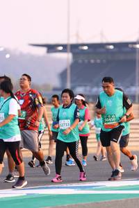 BIB: 50450, 52733
                            <button type="button" onclick="openModal(10532229)" class="btn btn-primary btn-sm float-right btn-popup" data-toggle="modal" data-target=".modal-high-quality">
                        <i class="fas fa-shopping-cart"></i> Add to Cart
                    </button>
                                            <button type="button" onclick="isThisMe(10532229, true)" class="btn btn-success btn-sm float-right btn-popup btn-isme hidden" data-toggle="tooltip" data-placement="bottom" title="นี่คือรูปของคุณใช่ไหม คลิกที่นี่เพื่อเอาเข้าอัลบั้ม">
                        <i class="fas fa-plus"></i> Add to album
                    </button>
                    <button type="button" onclick="isThisMe(10532229, false)" class="btn btn-warning btn-sm float-right btn-popup btn-isnotme hidden">
                        <i class="fas fa-ban"></i> Remove from album
                    </button>