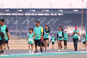 BIB: 50460, 52209
                            <button type="button" onclick="openModal(10539298)" class="btn btn-primary btn-sm float-right btn-popup" data-toggle="modal" data-target=".modal-high-quality">
                        <i class="fas fa-shopping-cart"></i> Add to Cart
                    </button>
                                            <button type="button" onclick="isThisMe(10539298, true)" class="btn btn-success btn-sm float-right btn-popup btn-isme hidden" data-toggle="tooltip" data-placement="bottom" title="นี่คือรูปของคุณใช่ไหม คลิกที่นี่เพื่อเอาเข้าอัลบั้ม">
                        <i class="fas fa-plus"></i> Add to album
                    </button>
                    <button type="button" onclick="isThisMe(10539298, false)" class="btn btn-warning btn-sm float-right btn-popup btn-isnotme hidden">
                        <i class="fas fa-ban"></i> Remove from album
                    </button>