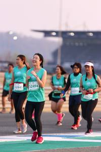 BIB: 52494, 52445, 02205
                            <button type="button" onclick="openModal(10530343)" class="btn btn-primary btn-sm float-right btn-popup" data-toggle="modal" data-target=".modal-high-quality">
                        <i class="fas fa-shopping-cart"></i> Add to Cart
                    </button>
                                            <button type="button" onclick="isThisMe(10530343, true)" class="btn btn-success btn-sm float-right btn-popup btn-isme hidden" data-toggle="tooltip" data-placement="bottom" title="นี่คือรูปของคุณใช่ไหม คลิกที่นี่เพื่อเอาเข้าอัลบั้ม">
                        <i class="fas fa-plus"></i> Add to album
                    </button>
                    <button type="button" onclick="isThisMe(10530343, false)" class="btn btn-warning btn-sm float-right btn-popup btn-isnotme hidden">
                        <i class="fas fa-ban"></i> Remove from album
                    </button>