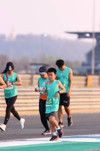 BIB: 1659
                            <button type="button" onclick="openModal(10531946)" class="btn btn-primary btn-sm float-right btn-popup" data-toggle="modal" data-target=".modal-high-quality">
                        <i class="fas fa-shopping-cart"></i> Add to Cart
                    </button>
                                            <button type="button" onclick="isThisMe(10531946, true)" class="btn btn-success btn-sm float-right btn-popup btn-isme hidden" data-toggle="tooltip" data-placement="bottom" title="นี่คือรูปของคุณใช่ไหม คลิกที่นี่เพื่อเอาเข้าอัลบั้ม">
                        <i class="fas fa-plus"></i> Add to album
                    </button>
                    <button type="button" onclick="isThisMe(10531946, false)" class="btn btn-warning btn-sm float-right btn-popup btn-isnotme hidden">
                        <i class="fas fa-ban"></i> Remove from album
                    </button>