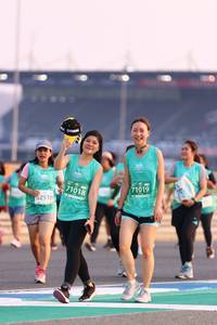 BIB: 71019, 71018, 32510
                            <button type="button" onclick="openModal(10531914)" class="btn btn-primary btn-sm float-right btn-popup" data-toggle="modal" data-target=".modal-high-quality">
                        <i class="fas fa-shopping-cart"></i> Add to Cart
                    </button>
                                            <button type="button" onclick="isThisMe(10531914, true)" class="btn btn-success btn-sm float-right btn-popup btn-isme hidden" data-toggle="tooltip" data-placement="bottom" title="นี่คือรูปของคุณใช่ไหม คลิกที่นี่เพื่อเอาเข้าอัลบั้ม">
                        <i class="fas fa-plus"></i> Add to album
                    </button>
                    <button type="button" onclick="isThisMe(10531914, false)" class="btn btn-warning btn-sm float-right btn-popup btn-isnotme hidden">
                        <i class="fas fa-ban"></i> Remove from album
                    </button>