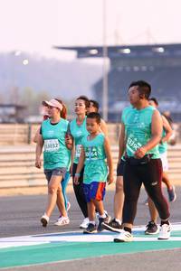 BIB: 339, 53032
                            <button type="button" onclick="openModal(10528959)" class="btn btn-primary btn-sm float-right btn-popup" data-toggle="modal" data-target=".modal-high-quality">
                        <i class="fas fa-shopping-cart"></i> Add to Cart
                    </button>
                                            <button type="button" onclick="isThisMe(10528959, true)" class="btn btn-success btn-sm float-right btn-popup btn-isme hidden" data-toggle="tooltip" data-placement="bottom" title="นี่คือรูปของคุณใช่ไหม คลิกที่นี่เพื่อเอาเข้าอัลบั้ม">
                        <i class="fas fa-plus"></i> Add to album
                    </button>
                    <button type="button" onclick="isThisMe(10528959, false)" class="btn btn-warning btn-sm float-right btn-popup btn-isnotme hidden">
                        <i class="fas fa-ban"></i> Remove from album
                    </button>