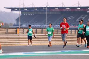 BIB: 5134, 52559
                            <button type="button" onclick="openModal(10564785)" class="btn btn-primary btn-sm float-right btn-popup" data-toggle="modal" data-target=".modal-high-quality">
                        <i class="fas fa-shopping-cart"></i> Add to Cart
                    </button>
                                            <button type="button" onclick="isThisMe(10564785, true)" class="btn btn-success btn-sm float-right btn-popup btn-isme hidden" data-toggle="tooltip" data-placement="bottom" title="นี่คือรูปของคุณใช่ไหม คลิกที่นี่เพื่อเอาเข้าอัลบั้ม">
                        <i class="fas fa-plus"></i> Add to album
                    </button>
                    <button type="button" onclick="isThisMe(10564785, false)" class="btn btn-warning btn-sm float-right btn-popup btn-isnotme hidden">
                        <i class="fas fa-ban"></i> Remove from album
                    </button>