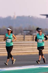 BIB: 2624, 50625
                            <button type="button" onclick="openModal(10535534)" class="btn btn-primary btn-sm float-right btn-popup" data-toggle="modal" data-target=".modal-high-quality">
                        <i class="fas fa-shopping-cart"></i> Add to Cart
                    </button>
                                            <button type="button" onclick="isThisMe(10535534, true)" class="btn btn-success btn-sm float-right btn-popup btn-isme hidden" data-toggle="tooltip" data-placement="bottom" title="นี่คือรูปของคุณใช่ไหม คลิกที่นี่เพื่อเอาเข้าอัลบั้ม">
                        <i class="fas fa-plus"></i> Add to album
                    </button>
                    <button type="button" onclick="isThisMe(10535534, false)" class="btn btn-warning btn-sm float-right btn-popup btn-isnotme hidden">
                        <i class="fas fa-ban"></i> Remove from album
                    </button>