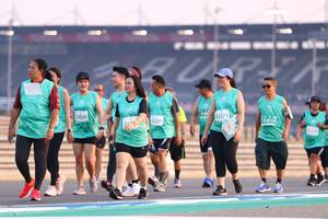 BIB: 195, 53273, 52820, 52016, 53289
                            <button type="button" onclick="openModal(10539698)" class="btn btn-primary btn-sm float-right btn-popup" data-toggle="modal" data-target=".modal-high-quality">
                        <i class="fas fa-shopping-cart"></i> Add to Cart
                    </button>
                                            <button type="button" onclick="isThisMe(10539698, true)" class="btn btn-success btn-sm float-right btn-popup btn-isme hidden" data-toggle="tooltip" data-placement="bottom" title="นี่คือรูปของคุณใช่ไหม คลิกที่นี่เพื่อเอาเข้าอัลบั้ม">
                        <i class="fas fa-plus"></i> Add to album
                    </button>
                    <button type="button" onclick="isThisMe(10539698, false)" class="btn btn-warning btn-sm float-right btn-popup btn-isnotme hidden">
                        <i class="fas fa-ban"></i> Remove from album
                    </button>