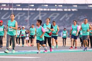 BIB: 50867, 0852, 50215, 0051
                            <button type="button" onclick="openModal(10540237)" class="btn btn-primary btn-sm float-right btn-popup" data-toggle="modal" data-target=".modal-high-quality">
                        <i class="fas fa-shopping-cart"></i> Add to Cart
                    </button>
                                            <button type="button" onclick="isThisMe(10540237, true)" class="btn btn-success btn-sm float-right btn-popup btn-isme hidden" data-toggle="tooltip" data-placement="bottom" title="นี่คือรูปของคุณใช่ไหม คลิกที่นี่เพื่อเอาเข้าอัลบั้ม">
                        <i class="fas fa-plus"></i> Add to album
                    </button>
                    <button type="button" onclick="isThisMe(10540237, false)" class="btn btn-warning btn-sm float-right btn-popup btn-isnotme hidden">
                        <i class="fas fa-ban"></i> Remove from album
                    </button>