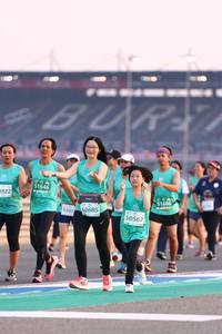 BIB: 51646, 2822, 51686, 5247, 50685, 50567
                            <button type="button" onclick="openModal(10537898)" class="btn btn-primary btn-sm float-right btn-popup" data-toggle="modal" data-target=".modal-high-quality">
                        <i class="fas fa-shopping-cart"></i> Add to Cart
                    </button>
                                            <button type="button" onclick="isThisMe(10537898, true)" class="btn btn-success btn-sm float-right btn-popup btn-isme hidden" data-toggle="tooltip" data-placement="bottom" title="นี่คือรูปของคุณใช่ไหม คลิกที่นี่เพื่อเอาเข้าอัลบั้ม">
                        <i class="fas fa-plus"></i> Add to album
                    </button>
                    <button type="button" onclick="isThisMe(10537898, false)" class="btn btn-warning btn-sm float-right btn-popup btn-isnotme hidden">
                        <i class="fas fa-ban"></i> Remove from album
                    </button>