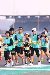 BIB: 079, 51156, 2077
                            <button type="button" onclick="openModal(10538123)" class="btn btn-primary btn-sm float-right btn-popup" data-toggle="modal" data-target=".modal-high-quality">
                        <i class="fas fa-shopping-cart"></i> Add to Cart
                    </button>
                                            <button type="button" onclick="isThisMe(10538123, true)" class="btn btn-success btn-sm float-right btn-popup btn-isme hidden" data-toggle="tooltip" data-placement="bottom" title="นี่คือรูปของคุณใช่ไหม คลิกที่นี่เพื่อเอาเข้าอัลบั้ม">
                        <i class="fas fa-plus"></i> Add to album
                    </button>
                    <button type="button" onclick="isThisMe(10538123, false)" class="btn btn-warning btn-sm float-right btn-popup btn-isnotme hidden">
                        <i class="fas fa-ban"></i> Remove from album
                    </button>