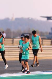 BIB: 50131, 1659
                            <button type="button" onclick="openModal(10531992)" class="btn btn-primary btn-sm float-right btn-popup" data-toggle="modal" data-target=".modal-high-quality">
                        <i class="fas fa-shopping-cart"></i> Add to Cart
                    </button>
                                            <button type="button" onclick="isThisMe(10531992, true)" class="btn btn-success btn-sm float-right btn-popup btn-isme hidden" data-toggle="tooltip" data-placement="bottom" title="นี่คือรูปของคุณใช่ไหม คลิกที่นี่เพื่อเอาเข้าอัลบั้ม">
                        <i class="fas fa-plus"></i> Add to album
                    </button>
                    <button type="button" onclick="isThisMe(10531992, false)" class="btn btn-warning btn-sm float-right btn-popup btn-isnotme hidden">
                        <i class="fas fa-ban"></i> Remove from album
                    </button>