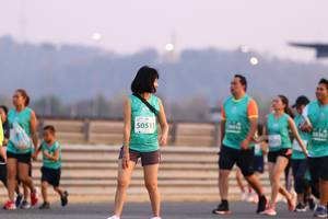 BIB: 50513
                            <button type="button" onclick="openModal(10542314)" class="btn btn-primary btn-sm float-right btn-popup" data-toggle="modal" data-target=".modal-high-quality">
                        <i class="fas fa-shopping-cart"></i> Add to Cart
                    </button>
                                            <button type="button" onclick="isThisMe(10542314, true)" class="btn btn-success btn-sm float-right btn-popup btn-isme hidden" data-toggle="tooltip" data-placement="bottom" title="นี่คือรูปของคุณใช่ไหม คลิกที่นี่เพื่อเอาเข้าอัลบั้ม">
                        <i class="fas fa-plus"></i> Add to album
                    </button>
                    <button type="button" onclick="isThisMe(10542314, false)" class="btn btn-warning btn-sm float-right btn-popup btn-isnotme hidden">
                        <i class="fas fa-ban"></i> Remove from album
                    </button>