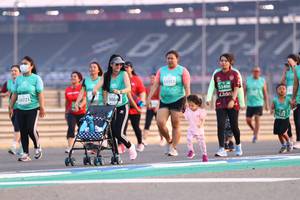 BIB: 3353, 53406, 50723, 5064, 1525
                            <button type="button" onclick="openModal(10539563)" class="btn btn-primary btn-sm float-right btn-popup" data-toggle="modal" data-target=".modal-high-quality">
                        <i class="fas fa-shopping-cart"></i> Add to Cart
                    </button>
                                            <button type="button" onclick="isThisMe(10539563, true)" class="btn btn-success btn-sm float-right btn-popup btn-isme hidden" data-toggle="tooltip" data-placement="bottom" title="นี่คือรูปของคุณใช่ไหม คลิกที่นี่เพื่อเอาเข้าอัลบั้ม">
                        <i class="fas fa-plus"></i> Add to album
                    </button>
                    <button type="button" onclick="isThisMe(10539563, false)" class="btn btn-warning btn-sm float-right btn-popup btn-isnotme hidden">
                        <i class="fas fa-ban"></i> Remove from album
                    </button>