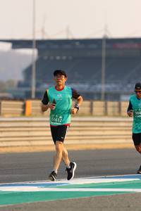 BIB: 504, 51612
                            <button type="button" onclick="openModal(10527974)" class="btn btn-primary btn-sm float-right btn-popup" data-toggle="modal" data-target=".modal-high-quality">
                        <i class="fas fa-shopping-cart"></i> Add to Cart
                    </button>
                                            <button type="button" onclick="isThisMe(10527974, true)" class="btn btn-success btn-sm float-right btn-popup btn-isme hidden" data-toggle="tooltip" data-placement="bottom" title="นี่คือรูปของคุณใช่ไหม คลิกที่นี่เพื่อเอาเข้าอัลบั้ม">
                        <i class="fas fa-plus"></i> Add to album
                    </button>
                    <button type="button" onclick="isThisMe(10527974, false)" class="btn btn-warning btn-sm float-right btn-popup btn-isnotme hidden">
                        <i class="fas fa-ban"></i> Remove from album
                    </button>