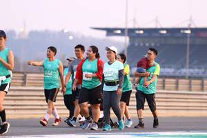 BIB: 1988, 52257
                            <button type="button" onclick="openModal(10564174)" class="btn btn-primary btn-sm float-right btn-popup" data-toggle="modal" data-target=".modal-high-quality">
                        <i class="fas fa-shopping-cart"></i> Add to Cart
                    </button>
                                            <button type="button" onclick="isThisMe(10564174, true)" class="btn btn-success btn-sm float-right btn-popup btn-isme hidden" data-toggle="tooltip" data-placement="bottom" title="นี่คือรูปของคุณใช่ไหม คลิกที่นี่เพื่อเอาเข้าอัลบั้ม">
                        <i class="fas fa-plus"></i> Add to album
                    </button>
                    <button type="button" onclick="isThisMe(10564174, false)" class="btn btn-warning btn-sm float-right btn-popup btn-isnotme hidden">
                        <i class="fas fa-ban"></i> Remove from album
                    </button>