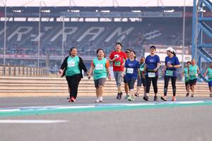 BIB: 1256, 218, 2219
                            <button type="button" onclick="openModal(10564465)" class="btn btn-primary btn-sm float-right btn-popup" data-toggle="modal" data-target=".modal-high-quality">
                        <i class="fas fa-shopping-cart"></i> Add to Cart
                    </button>
                                            <button type="button" onclick="isThisMe(10564465, true)" class="btn btn-success btn-sm float-right btn-popup btn-isme hidden" data-toggle="tooltip" data-placement="bottom" title="นี่คือรูปของคุณใช่ไหม คลิกที่นี่เพื่อเอาเข้าอัลบั้ม">
                        <i class="fas fa-plus"></i> Add to album
                    </button>
                    <button type="button" onclick="isThisMe(10564465, false)" class="btn btn-warning btn-sm float-right btn-popup btn-isnotme hidden">
                        <i class="fas fa-ban"></i> Remove from album
                    </button>