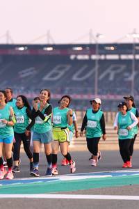 BIB: 0763, 50768, 3237, 2676
                            <button type="button" onclick="openModal(10538271)" class="btn btn-primary btn-sm float-right btn-popup" data-toggle="modal" data-target=".modal-high-quality">
                        <i class="fas fa-shopping-cart"></i> Add to Cart
                    </button>
                                            <button type="button" onclick="isThisMe(10538271, true)" class="btn btn-success btn-sm float-right btn-popup btn-isme hidden" data-toggle="tooltip" data-placement="bottom" title="นี่คือรูปของคุณใช่ไหม คลิกที่นี่เพื่อเอาเข้าอัลบั้ม">
                        <i class="fas fa-plus"></i> Add to album
                    </button>
                    <button type="button" onclick="isThisMe(10538271, false)" class="btn btn-warning btn-sm float-right btn-popup btn-isnotme hidden">
                        <i class="fas fa-ban"></i> Remove from album
                    </button>