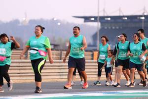 BIB: 70316, 333, 0315, 70288, 51255, 056
                            <button type="button" onclick="openModal(10559385)" class="btn btn-primary btn-sm float-right btn-popup" data-toggle="modal" data-target=".modal-high-quality">
                        <i class="fas fa-shopping-cart"></i> Add to Cart
                    </button>
                                            <button type="button" onclick="isThisMe(10559385, true)" class="btn btn-success btn-sm float-right btn-popup btn-isme hidden" data-toggle="tooltip" data-placement="bottom" title="นี่คือรูปของคุณใช่ไหม คลิกที่นี่เพื่อเอาเข้าอัลบั้ม">
                        <i class="fas fa-plus"></i> Add to album
                    </button>
                    <button type="button" onclick="isThisMe(10559385, false)" class="btn btn-warning btn-sm float-right btn-popup btn-isnotme hidden">
                        <i class="fas fa-ban"></i> Remove from album
                    </button>