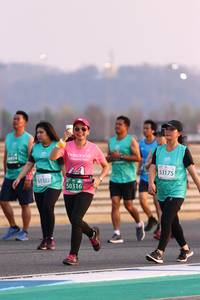 BIB: 0414, 53175, 51322, 50316
                            <button type="button" onclick="openModal(10530685)" class="btn btn-primary btn-sm float-right btn-popup" data-toggle="modal" data-target=".modal-high-quality">
                        <i class="fas fa-shopping-cart"></i> Add to Cart
                    </button>
                                            <button type="button" onclick="isThisMe(10530685, true)" class="btn btn-success btn-sm float-right btn-popup btn-isme hidden" data-toggle="tooltip" data-placement="bottom" title="นี่คือรูปของคุณใช่ไหม คลิกที่นี่เพื่อเอาเข้าอัลบั้ม">
                        <i class="fas fa-plus"></i> Add to album
                    </button>
                    <button type="button" onclick="isThisMe(10530685, false)" class="btn btn-warning btn-sm float-right btn-popup btn-isnotme hidden">
                        <i class="fas fa-ban"></i> Remove from album
                    </button>