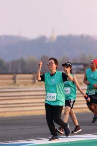 BIB: 0455, 0675, 83120
                            <button type="button" onclick="openModal(10528919)" class="btn btn-primary btn-sm float-right btn-popup" data-toggle="modal" data-target=".modal-high-quality">
                        <i class="fas fa-shopping-cart"></i> Add to Cart
                    </button>
                                            <button type="button" onclick="isThisMe(10528919, true)" class="btn btn-success btn-sm float-right btn-popup btn-isme hidden" data-toggle="tooltip" data-placement="bottom" title="นี่คือรูปของคุณใช่ไหม คลิกที่นี่เพื่อเอาเข้าอัลบั้ม">
                        <i class="fas fa-plus"></i> Add to album
                    </button>
                    <button type="button" onclick="isThisMe(10528919, false)" class="btn btn-warning btn-sm float-right btn-popup btn-isnotme hidden">
                        <i class="fas fa-ban"></i> Remove from album
                    </button>