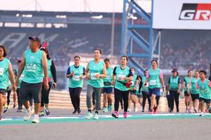 BIB: 0175, 50179, 50051
                            <button type="button" onclick="openModal(10540002)" class="btn btn-primary btn-sm float-right btn-popup" data-toggle="modal" data-target=".modal-high-quality">
                        <i class="fas fa-shopping-cart"></i> Add to Cart
                    </button>
                                            <button type="button" onclick="isThisMe(10540002, true)" class="btn btn-success btn-sm float-right btn-popup btn-isme hidden" data-toggle="tooltip" data-placement="bottom" title="นี่คือรูปของคุณใช่ไหม คลิกที่นี่เพื่อเอาเข้าอัลบั้ม">
                        <i class="fas fa-plus"></i> Add to album
                    </button>
                    <button type="button" onclick="isThisMe(10540002, false)" class="btn btn-warning btn-sm float-right btn-popup btn-isnotme hidden">
                        <i class="fas fa-ban"></i> Remove from album
                    </button>