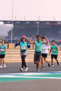 BIB: 0800, 52326, 51572
                            <button type="button" onclick="openModal(10532691)" class="btn btn-primary btn-sm float-right btn-popup" data-toggle="modal" data-target=".modal-high-quality">
                        <i class="fas fa-shopping-cart"></i> Add to Cart
                    </button>
                                            <button type="button" onclick="isThisMe(10532691, true)" class="btn btn-success btn-sm float-right btn-popup btn-isme hidden" data-toggle="tooltip" data-placement="bottom" title="นี่คือรูปของคุณใช่ไหม คลิกที่นี่เพื่อเอาเข้าอัลบั้ม">
                        <i class="fas fa-plus"></i> Add to album
                    </button>
                    <button type="button" onclick="isThisMe(10532691, false)" class="btn btn-warning btn-sm float-right btn-popup btn-isnotme hidden">
                        <i class="fas fa-ban"></i> Remove from album
                    </button>