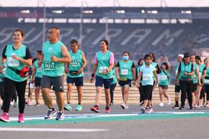 BIB: 0852, 50394, 50215, 5110, 1272, 53138
                            <button type="button" onclick="openModal(10535011)" class="btn btn-primary btn-sm float-right btn-popup" data-toggle="modal" data-target=".modal-high-quality">
                        <i class="fas fa-shopping-cart"></i> Add to Cart
                    </button>
                                            <button type="button" onclick="isThisMe(10535011, true)" class="btn btn-success btn-sm float-right btn-popup btn-isme hidden" data-toggle="tooltip" data-placement="bottom" title="นี่คือรูปของคุณใช่ไหม คลิกที่นี่เพื่อเอาเข้าอัลบั้ม">
                        <i class="fas fa-plus"></i> Add to album
                    </button>
                    <button type="button" onclick="isThisMe(10535011, false)" class="btn btn-warning btn-sm float-right btn-popup btn-isnotme hidden">
                        <i class="fas fa-ban"></i> Remove from album
                    </button>