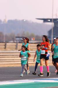 BIB: 52403, 50040, 52230, 515
                            <button type="button" onclick="openModal(10533612)" class="btn btn-primary btn-sm float-right btn-popup" data-toggle="modal" data-target=".modal-high-quality">
                        <i class="fas fa-shopping-cart"></i> Add to Cart
                    </button>
                                            <button type="button" onclick="isThisMe(10533612, true)" class="btn btn-success btn-sm float-right btn-popup btn-isme hidden" data-toggle="tooltip" data-placement="bottom" title="นี่คือรูปของคุณใช่ไหม คลิกที่นี่เพื่อเอาเข้าอัลบั้ม">
                        <i class="fas fa-plus"></i> Add to album
                    </button>
                    <button type="button" onclick="isThisMe(10533612, false)" class="btn btn-warning btn-sm float-right btn-popup btn-isnotme hidden">
                        <i class="fas fa-ban"></i> Remove from album
                    </button>