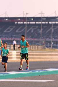 BIB: 5926, 500
                            <button type="button" onclick="openModal(10529561)" class="btn btn-primary btn-sm float-right btn-popup" data-toggle="modal" data-target=".modal-high-quality">
                        <i class="fas fa-shopping-cart"></i> Add to Cart
                    </button>
                                            <button type="button" onclick="isThisMe(10529561, true)" class="btn btn-success btn-sm float-right btn-popup btn-isme hidden" data-toggle="tooltip" data-placement="bottom" title="นี่คือรูปของคุณใช่ไหม คลิกที่นี่เพื่อเอาเข้าอัลบั้ม">
                        <i class="fas fa-plus"></i> Add to album
                    </button>
                    <button type="button" onclick="isThisMe(10529561, false)" class="btn btn-warning btn-sm float-right btn-popup btn-isnotme hidden">
                        <i class="fas fa-ban"></i> Remove from album
                    </button>