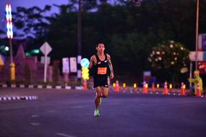 BIB: 25943
                            <button type="button" onclick="openModal(10820797)" class="btn btn-primary btn-sm float-right btn-popup" data-toggle="modal" data-target=".modal-high-quality">
                        <i class="fas fa-shopping-cart"></i> Add to Cart
                    </button>
                                            <button type="button" onclick="isThisMe(10820797, true)" class="btn btn-success btn-sm float-right btn-popup btn-isme hidden" data-toggle="tooltip" data-placement="bottom" title="นี่คือรูปของคุณใช่ไหม คลิกที่นี่เพื่อเอาเข้าอัลบั้ม">
                        <i class="fas fa-plus"></i> Add to album
                    </button>
                    <button type="button" onclick="isThisMe(10820797, false)" class="btn btn-warning btn-sm float-right btn-popup btn-isnotme hidden">
                        <i class="fas fa-ban"></i> Remove from album
                    </button>