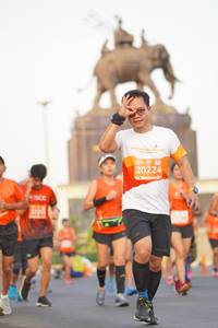 BIB: 20224, 2720
                            <button type="button" onclick="openModal(11974365)" class="btn btn-primary btn-sm float-right btn-popup" data-toggle="modal" data-target=".modal-high-quality">
                        <i class="fas fa-shopping-cart"></i> Add to Cart
                    </button>
                                            <button type="button" onclick="isThisMe(11974365, true)" class="btn btn-success btn-sm float-right btn-popup btn-isme hidden" data-toggle="tooltip" data-placement="bottom" title="นี่คือรูปของคุณใช่ไหม คลิกที่นี่เพื่อเอาเข้าอัลบั้ม">
                        <i class="fas fa-plus"></i> Add to album
                    </button>
                    <button type="button" onclick="isThisMe(11974365, false)" class="btn btn-warning btn-sm float-right btn-popup btn-isnotme hidden">
                        <i class="fas fa-ban"></i> Remove from album
                    </button>