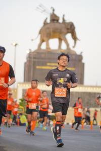 BIB: 20202
                            <button type="button" onclick="openModal(11956103)" class="btn btn-primary btn-sm float-right btn-popup" data-toggle="modal" data-target=".modal-high-quality">
                        <i class="fas fa-shopping-cart"></i> Add to Cart
                    </button>
                                            <button type="button" onclick="isThisMe(11956103, true)" class="btn btn-success btn-sm float-right btn-popup btn-isme hidden" data-toggle="tooltip" data-placement="bottom" title="นี่คือรูปของคุณใช่ไหม คลิกที่นี่เพื่อเอาเข้าอัลบั้ม">
                        <i class="fas fa-plus"></i> Add to album
                    </button>
                    <button type="button" onclick="isThisMe(11956103, false)" class="btn btn-warning btn-sm float-right btn-popup btn-isnotme hidden">
                        <i class="fas fa-ban"></i> Remove from album
                    </button>
