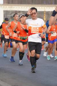 BIB: 20224, 2379, 821
                            <button type="button" onclick="openModal(12181065)" class="btn btn-primary btn-sm float-right btn-popup" data-toggle="modal" data-target=".modal-high-quality">
                        <i class="fas fa-shopping-cart"></i> Add to Cart
                    </button>
                                            <button type="button" onclick="isThisMe(12181065, true)" class="btn btn-success btn-sm float-right btn-popup btn-isme hidden" data-toggle="tooltip" data-placement="bottom" title="นี่คือรูปของคุณใช่ไหม คลิกที่นี่เพื่อเอาเข้าอัลบั้ม">
                        <i class="fas fa-plus"></i> Add to album
                    </button>
                    <button type="button" onclick="isThisMe(12181065, false)" class="btn btn-warning btn-sm float-right btn-popup btn-isnotme hidden">
                        <i class="fas fa-ban"></i> Remove from album
                    </button>