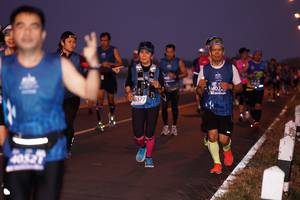 BIB: 402, 6377, 40521
                            <button type="button" onclick="openModal(10615078)" class="btn btn-primary btn-sm float-right btn-popup" data-toggle="modal" data-target=".modal-high-quality">
                        <i class="fas fa-shopping-cart"></i> Add to Cart
                    </button>
                                            <button type="button" onclick="isThisMe(10615078, true)" class="btn btn-success btn-sm float-right btn-popup btn-isme hidden" data-toggle="tooltip" data-placement="bottom" title="นี่คือรูปของคุณใช่ไหม คลิกที่นี่เพื่อเอาเข้าอัลบั้ม">
                        <i class="fas fa-plus"></i> Add to album
                    </button>
                    <button type="button" onclick="isThisMe(10615078, false)" class="btn btn-warning btn-sm float-right btn-popup btn-isnotme hidden">
                        <i class="fas fa-ban"></i> Remove from album
                    </button>