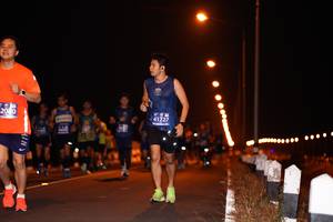 BIB: 200, 41727
                            <button type="button" onclick="openModal(10606522)" class="btn btn-primary btn-sm float-right btn-popup" data-toggle="modal" data-target=".modal-high-quality">
                        <i class="fas fa-shopping-cart"></i> Add to Cart
                    </button>
                                            <button type="button" onclick="isThisMe(10606522, true)" class="btn btn-success btn-sm float-right btn-popup btn-isme hidden" data-toggle="tooltip" data-placement="bottom" title="นี่คือรูปของคุณใช่ไหม คลิกที่นี่เพื่อเอาเข้าอัลบั้ม">
                        <i class="fas fa-plus"></i> Add to album
                    </button>
                    <button type="button" onclick="isThisMe(10606522, false)" class="btn btn-warning btn-sm float-right btn-popup btn-isnotme hidden">
                        <i class="fas fa-ban"></i> Remove from album
                    </button>