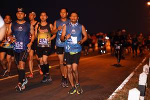 BIB: 404, 45780, 42592
                            <button type="button" onclick="openModal(10612579)" class="btn btn-primary btn-sm float-right btn-popup" data-toggle="modal" data-target=".modal-high-quality">
                        <i class="fas fa-shopping-cart"></i> Add to Cart
                    </button>
                                            <button type="button" onclick="isThisMe(10612579, true)" class="btn btn-success btn-sm float-right btn-popup btn-isme hidden" data-toggle="tooltip" data-placement="bottom" title="นี่คือรูปของคุณใช่ไหม คลิกที่นี่เพื่อเอาเข้าอัลบั้ม">
                        <i class="fas fa-plus"></i> Add to album
                    </button>
                    <button type="button" onclick="isThisMe(10612579, false)" class="btn btn-warning btn-sm float-right btn-popup btn-isnotme hidden">
                        <i class="fas fa-ban"></i> Remove from album
                    </button>