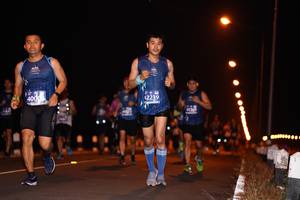 BIB: 400, 42239
                            <button type="button" onclick="openModal(10610585)" class="btn btn-primary btn-sm float-right btn-popup" data-toggle="modal" data-target=".modal-high-quality">
                        <i class="fas fa-shopping-cart"></i> Add to Cart
                    </button>
                                            <button type="button" onclick="isThisMe(10610585, true)" class="btn btn-success btn-sm float-right btn-popup btn-isme hidden" data-toggle="tooltip" data-placement="bottom" title="นี่คือรูปของคุณใช่ไหม คลิกที่นี่เพื่อเอาเข้าอัลบั้ม">
                        <i class="fas fa-plus"></i> Add to album
                    </button>
                    <button type="button" onclick="isThisMe(10610585, false)" class="btn btn-warning btn-sm float-right btn-popup btn-isnotme hidden">
                        <i class="fas fa-ban"></i> Remove from album
                    </button>
