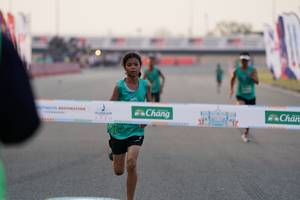 BIB: 2000
                            <button type="button" onclick="openModal(10463096)" class="btn btn-primary btn-sm float-right btn-popup" data-toggle="modal" data-target=".modal-high-quality">
                        <i class="fas fa-shopping-cart"></i> Add to Cart
                    </button>
                                            <button type="button" onclick="isThisMe(10463096, true)" class="btn btn-success btn-sm float-right btn-popup btn-isme hidden" data-toggle="tooltip" data-placement="bottom" title="นี่คือรูปของคุณใช่ไหม คลิกที่นี่เพื่อเอาเข้าอัลบั้ม">
                        <i class="fas fa-plus"></i> Add to album
                    </button>
                    <button type="button" onclick="isThisMe(10463096, false)" class="btn btn-warning btn-sm float-right btn-popup btn-isnotme hidden">
                        <i class="fas fa-ban"></i> Remove from album
                    </button>