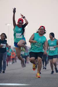 BIB: 52542, 52101, 52917, 389
                            <button type="button" onclick="openModal(10482901)" class="btn btn-primary btn-sm float-right btn-popup" data-toggle="modal" data-target=".modal-high-quality">
                        <i class="fas fa-shopping-cart"></i> Add to Cart
                    </button>
                                            <button type="button" onclick="isThisMe(10482901, true)" class="btn btn-success btn-sm float-right btn-popup btn-isme hidden" data-toggle="tooltip" data-placement="bottom" title="นี่คือรูปของคุณใช่ไหม คลิกที่นี่เพื่อเอาเข้าอัลบั้ม">
                        <i class="fas fa-plus"></i> Add to album
                    </button>
                    <button type="button" onclick="isThisMe(10482901, false)" class="btn btn-warning btn-sm float-right btn-popup btn-isnotme hidden">
                        <i class="fas fa-ban"></i> Remove from album
                    </button>